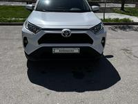 Toyota RAV4 2022 года за 19 000 000 тг. в Тараз