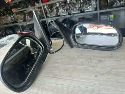 Боковое зеркало Toyota Karina Е за 20 000 тг. в Астана