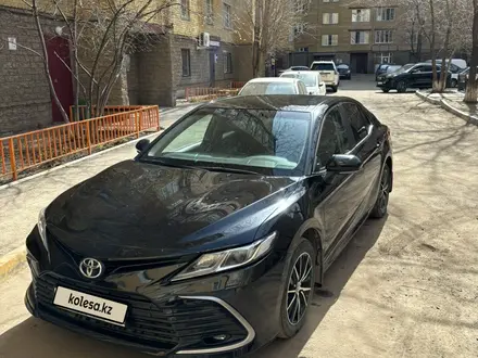 Toyota Camry 2022 года за 17 000 000 тг. в Астана – фото 2