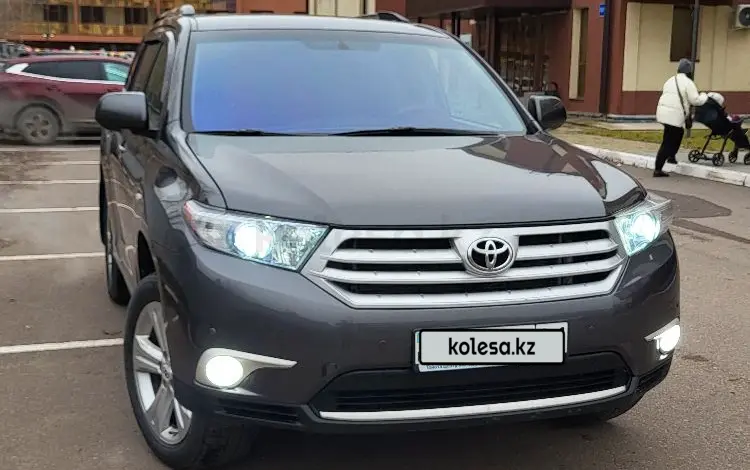 Toyota Highlander 2011 года за 12 700 000 тг. в Астана