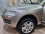 Volkswagen Touareg 2003 года за 4 200 000 тг. в Астана – фото 4