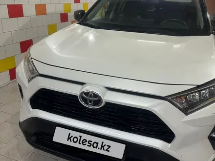 Toyota RAV4 2021 года за 16 000 000 тг. в Астана