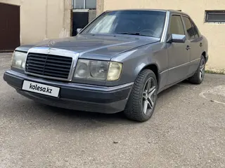 Mercedes-Benz E 230