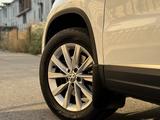 Volkswagen Tiguan 2015 годаүшін8 400 000 тг. в Алматы – фото 5