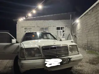 Mercedes-Benz E-Class, 1993