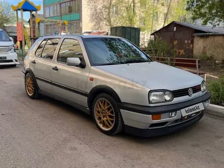 Volkswagen Golf 1993 года за 3 000 000 тг. в Астана