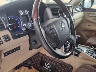 Lexus LX 570