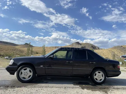 Mercedes-Benz E 220 1994 года за 2 500 000 тг. в Кентау – фото 9