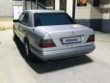 Mercedes-Benz E 220 1994 года за 2 500 000 тг. в Шымкент