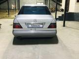 Mercedes-Benz E 220 1994 года за 2 500 000 тг. в Шымкент – фото 2