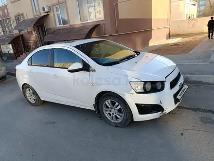 Chevrolet Aveo 2013 года за 2 700 000 тг. в Актау – фото 2