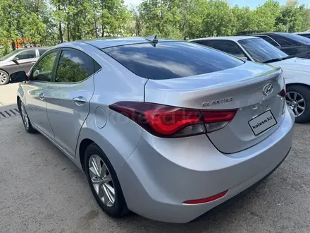 Hyundai Elantra 2015 года за 3 200 000 тг. в Уральск – фото 3
