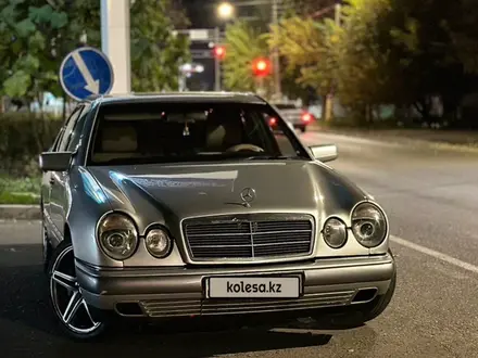 Mercedes-Benz E 320 1996 года за 3 000 000 тг. в Тараз