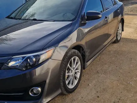 Toyota Camry 2013 года за 5 600 000 тг. в Актобе – фото 2