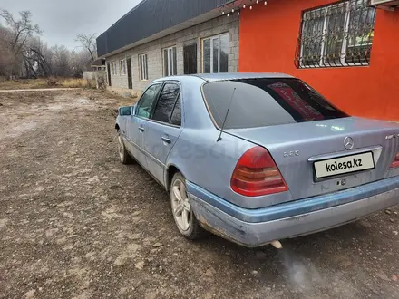 Mercedes-Benz C 220 1994 года за 900 000 тг. в Алматы