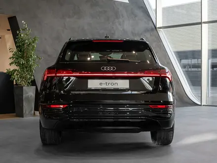 Audi Q8 e-tron 55 Advanced 2023 года за 33 900 000 тг. в Астана – фото 4