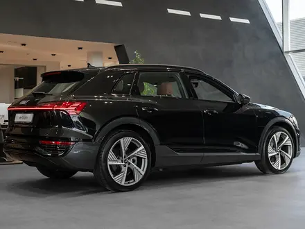 Audi Q8 e-tron 55 Advanced 2023 года за 33 900 000 тг. в Астана – фото 2