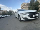 Chevrolet Malibu 2022 года за 9 600 000 тг. в Алматы – фото 3