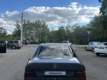 Mercedes-Benz E 280 1992 года за 2 100 000 тг. в Астана