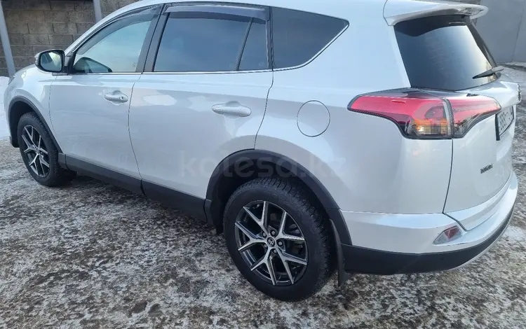 Toyota RAV4 2019 года за 12 800 000 тг. в Павлодар