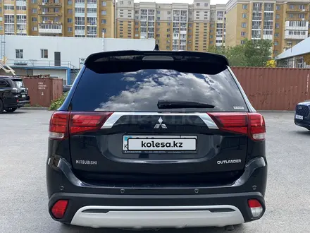 Mitsubishi Outlander 2018 года за 12 800 000 тг. в Астана – фото 6