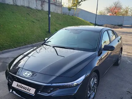 Hyundai Elantra 2024 года за 12 800 000 тг. в Алматы