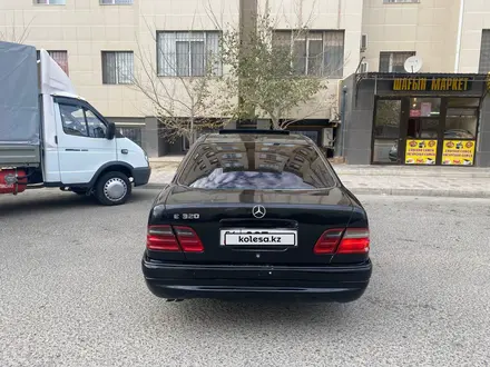 Mercedes-Benz E 320 1999 года за 2 000 000 тг. в Актау – фото 5