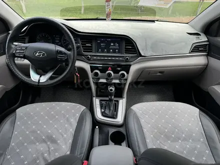 Hyundai Elantra 2018 годаүшін6 200 000 тг. в Уральск – фото 6