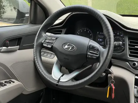 Hyundai Elantra 2018 годаүшін6 200 000 тг. в Уральск – фото 10