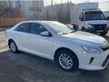 Toyota Camry 2018 года за 12 200 000 тг. в Атырау – фото 3