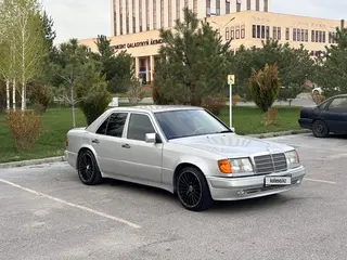 Mercedes-Benz E 320