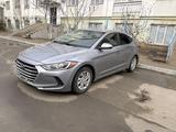 Hyundai Elantra 2017 годаfor4 700 000 тг. в Атырау – фото 2