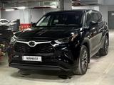 Toyota Highlander 2022 годаүшін25 400 000 тг. в Актау – фото 3