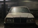 Mercedes-Benz E 230 1991 года за 1 600 000 тг. в Талдыкорган – фото 2