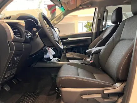 Toyota Hilux Comfort 2025 года за 27 890 000 тг. в Алматы – фото 10