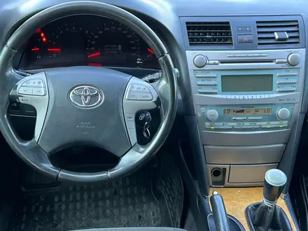 Toyota Camry 2007 года за 3 500 000 тг. в Уральск – фото 6