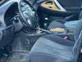 Toyota Camry 2007 года за 3 500 000 тг. в Уральск – фото 3