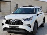Toyota Highlander 2023 года за 26 000 000 тг. в Актау – фото 3
