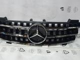 Передняя решетка радиатора на Mercedes-Benz ML X164 дорестайлинг Black за 70 000 тг. в Алматы