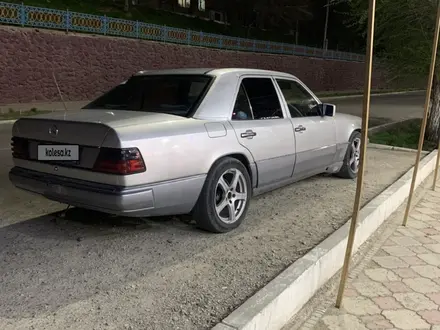 Mercedes-Benz E 230 1992 года за 850 000 тг. в Тараз – фото 5