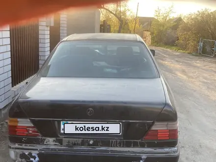 Mercedes-Benz E 220 1994 года за 650 000 тг. в Семей – фото 3