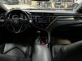 Toyota Camry 2018 годаfor12 000 000 тг. в Шымкент – фото 2