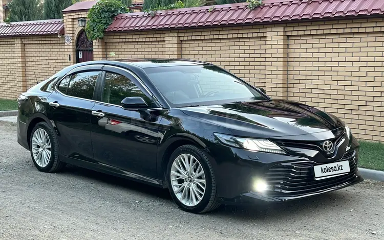 Toyota Camry 2018 года за 12 600 000 тг. в Уральск