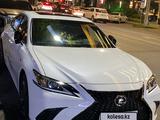 Lexus ES 350 2019 года за 22 000 000 тг. в Алматы