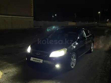 Chevrolet Epica 2007 года за 3 500 000 тг. в Атырау – фото 2