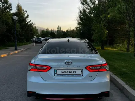 Toyota Camry 2018 года за 17 000 000 тг. в Алматы – фото 4