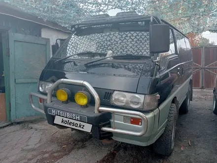 Mitsubishi Delica 1993 года за 1 500 000 тг. в Усть-Каменогорск – фото 2