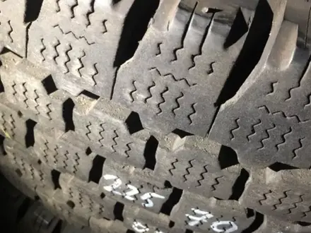 Резина зимняя 225/70 R16 117/115L LT Bridgestone за 35 000 тг. в Алматы – фото 3