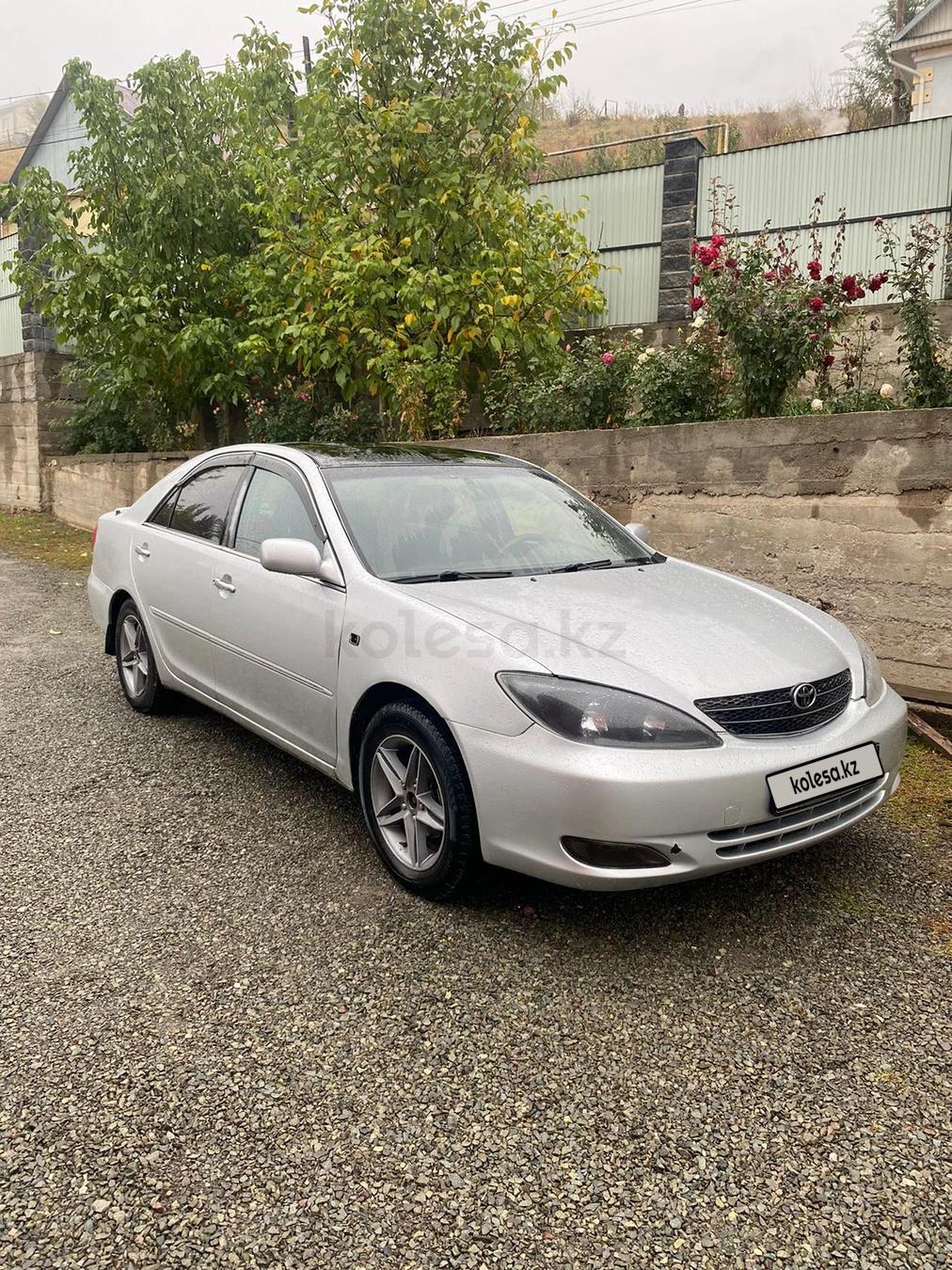 Toyota Camry 2004 г.