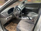 Toyota Camry 2004 годаfor3 800 000 тг. в Алматы – фото 5